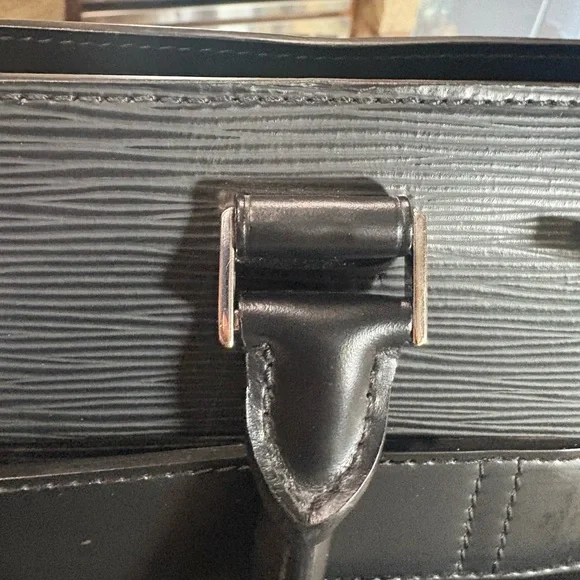 Louis Vuitton Epi Leather Briefcase/Satchel. Fast shipping. - Picture 9 of 13